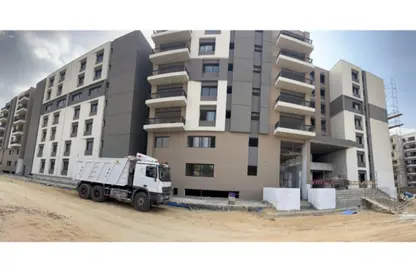 Apartment - 3 Bedrooms - 3 Bathrooms for sale in Swan Lake Residence - 5th Settlement Compounds - The 5th Settlement - New Cairo City - Cairo
