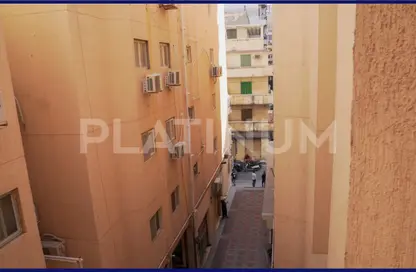 Apartment - 3 Bedrooms - 1 Bathroom for sale in Abdel Salam Aref St. - Laurent - Hay Sharq - Alexandria