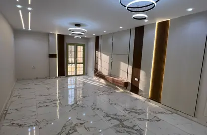 شقة - 3 غرف نوم - 2 حمامات للبيع في البوابة الرابعة - مينا - حدائق الاهرام - الجيزة