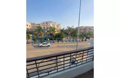 Apartment - 4 Bedrooms - 3 Bathrooms for sale in Al Narges 1 - Al Narges - New Cairo City - Cairo