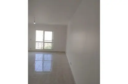 Apartment - 2 Bedrooms - 1 Bathroom for rent in Al Rehab - New Cairo City - Cairo