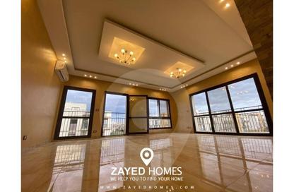 شقة - 2 غرف نوم - 3 حمامات للايجار في ذا كورت ياردز - كمبوندات الشيخ زايد - الشيخ زايد - الجيزة