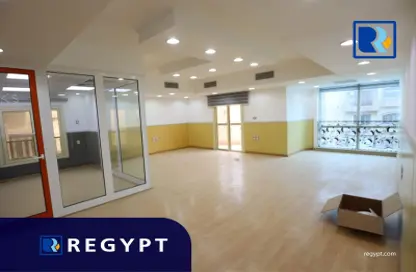 Office Space - Studio - 2 Bathrooms for rent in Corniche St. - El Mearag City - Zahraa El Maadi - Hay El Maadi - Cairo
