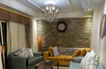 Apartment - 3 Bedrooms - 2 Bathrooms for sale in Yassin Ragheb St. - 8th Zone - Nasr City - Cairo