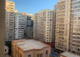 شقة - 3 غرف نوم - 2 حمامات للبيع في شارع هدي - لوران - حي شرق - الاسكندرية