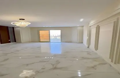 Apartment - 3 Bedrooms - 2 Bathrooms for sale in White Nile St. - Mohandessin - Giza