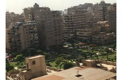 Apartment - 3 Bedrooms - 2 Bathrooms for sale in Sakaliya St. - 6th Zone - Nasr City - Cairo