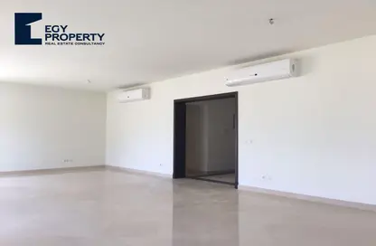 Apartment - 2 Bedrooms - 2 Bathrooms for sale in The Fourteen Golf Residences - Uptown Cairo - Mokattam - Cairo