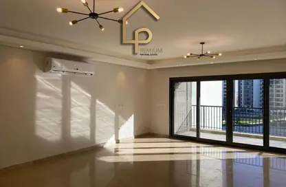 Apartment - 3 Bedrooms - 3 Bathrooms for sale in Village Views - Zed Towers - Sheikh Zayed Compounds - Sheikh Zayed City - Giza