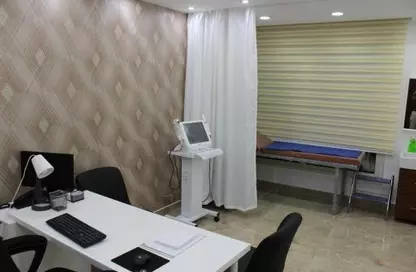 Clinic - Studio - 2 Bathrooms for sale in Sheikh Zayed City - Giza