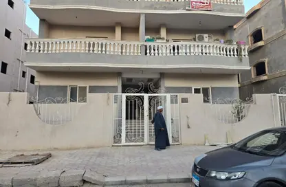 شقة - 3 غرف نوم - 2 حمامات للبيع في المجاورة الثانية - الحي الاول غرب - مدينة الشروق - القاهرة