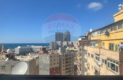 شقة - 3 غرف نوم - 1 حمام للبيع في شارع ابن نوفل - سيدي جابر - حي شرق - الاسكندرية