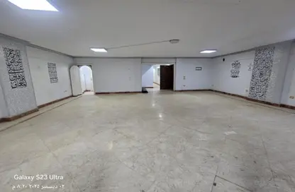 شقة - 5 غرف نوم - 3 حمامات للبيع في شارع ميدان الصحابه - الدقي - الجيزة