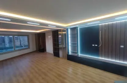 Co-Working Space - Studio - 5 Bathrooms for rent in Al Nozha St. - Almazah - Heliopolis - Masr El Gedida - Cairo