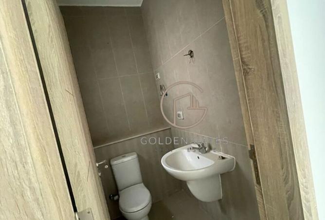 8220111 - Property Image 3