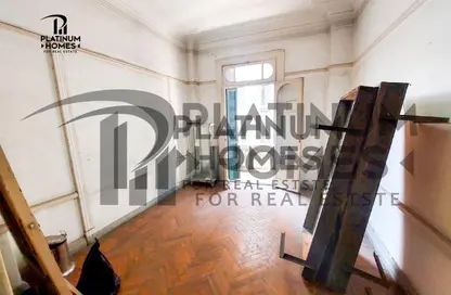 Clinic - Studio - 1 Bathroom for sale in Raml Station - Hay Wasat - Alexandria