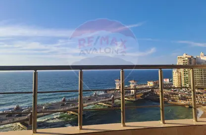 شقة - 2 غرف نوم - 2 حمامات للبيع في كوبري استانلي - ستانلي - حي شرق - الاسكندرية