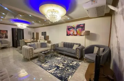 Apartment - 2 Bedrooms - 1 Bathroom for rent in Gameat Al Dewal Al Arabeya St. - Mohandessin - Giza