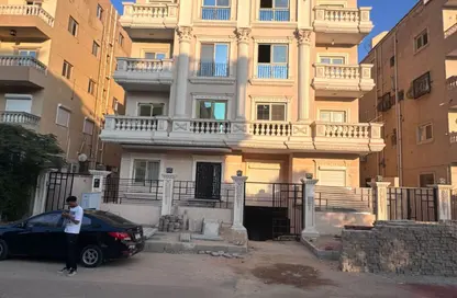Apartment - 3 Bedrooms - 2 Bathrooms for sale in 7th Area - Shorouk City - Cairo
