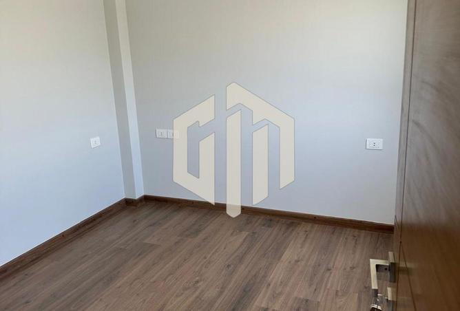 8252877 - Property Image 2