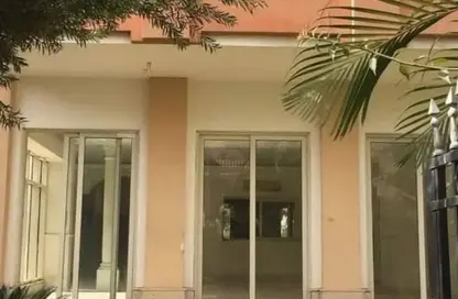 فيلا - 8 غرف نوم - 6 حمامات للبيع في كليوباترا بالاس - الحي الخامس - مدينة الشروق - القاهرة