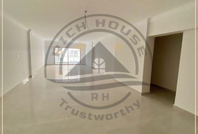 8476429 - Property Image 2