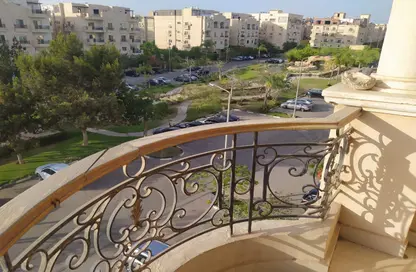 Penthouse - 4 Bedrooms - 2 Bathrooms for sale in Beverly Hills - Sheikh Zayed Compounds - Sheikh Zayed City - Giza