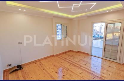 Apartment - 3 Bedrooms - 2 Bathrooms for sale in Al Ekbal St. - Laurent - Hay Sharq - Alexandria