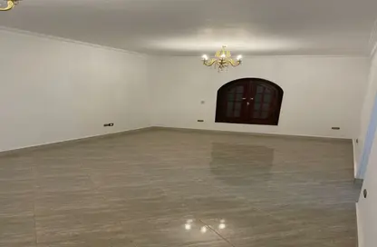 شقة - 3 غرف نوم - 2 حمامات للبيع في المستثمر الصغير - الحي العاشر - الشيخ زايد - الجيزة