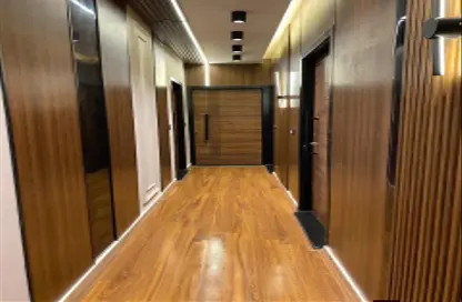 شقة - 5 غرف نوم - 5 حمامات للبيع في الحي الاول - مدينة 6 أكتوبر - الجيزة شقة - 5 غرف نوم - 5 حمامات للبيع في الحي الاول - مدينة 6 أكتوبر - الجيزة