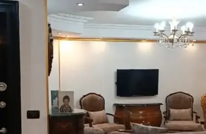 Apartment - 4 Bedrooms - 2 Bathrooms for sale in Mohammed Al Mokaled St. - 8th Zone - Nasr City - Cairo