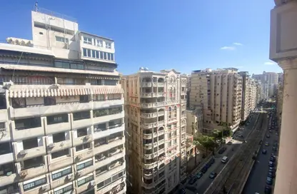شقة - 3 غرف نوم - 2 حمامات للبيع في لوران - حي شرق - الاسكندرية