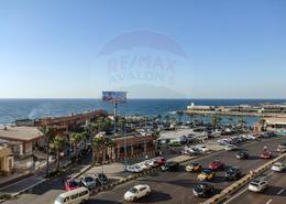 شقة - 3 غرف نوم - 3 حمامات for للايجار in طريق الجيش - جليم - حي شرق - الاسكندرية