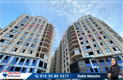 Apartment - 3 Bedrooms - 3 Bathrooms for sale in Al Shohada Square St. - Smouha - Hay Sharq - Alexandria