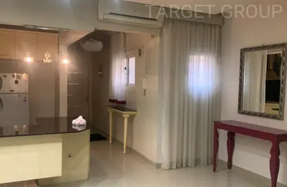 Apartment - 2 Bedrooms - 1 Bathroom for rent in Fareed Semeika St. - El Hegaz Square - El Nozha - Cairo