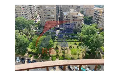 Apartment - 4 Bedrooms - 3 Bathrooms for sale in Mohammed Al Maqref St. - 6th Zone - Nasr City - Cairo