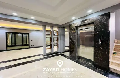 Townhouse - 5 Bedrooms - 6 Bathrooms for sale in Westown - Sheikh Zayed Compounds - Sheikh Zayed City - Giza