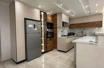 Apartment - 2 Bedrooms - 2 Bathrooms for sale in Bait Alwatan - The 5th Settlement - New Cairo City - Cairo