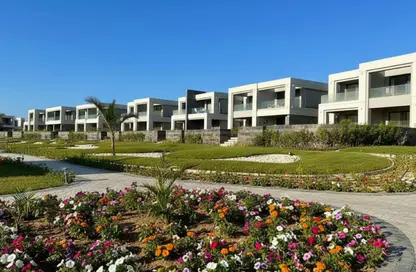 Villa - 4 Bedrooms - 3 Bathrooms for sale in Sun Capital - Fayoum Desert road - 6 October City - Giza