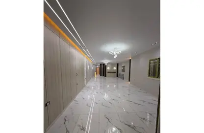 شقة - 3 غرف نوم - 2 حمامات للبيع في البوابة الثالثة القديمة - خفرع - حدائق الاهرام - الجيزة