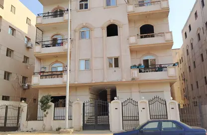 شقة - 3 غرف نوم - 2 حمامات للبيع في المنطقة الثامنة - مدينة الشروق - القاهرة