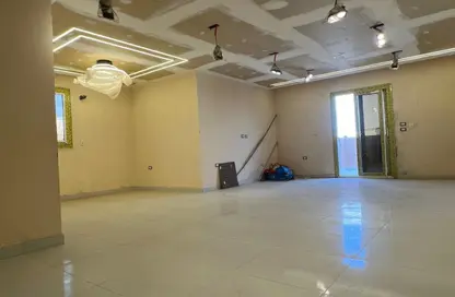 شقة - 3 غرف نوم - 2 حمامات للبيع في الهضبة الوسطي - المقطم - القاهرة