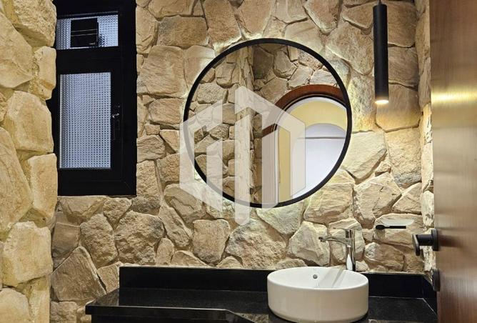 8245465 - Property Image 2