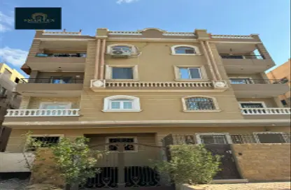 شقة - 3 غرف نوم - 2 حمامات للبيع في المنطقة السابعة - مدينة الشروق - القاهرة