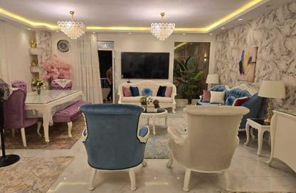 Apartment - 3 Bedrooms - 3 Bathrooms for sale in 1st Neighborhood - 1st District East - Shorouk City - Cairo