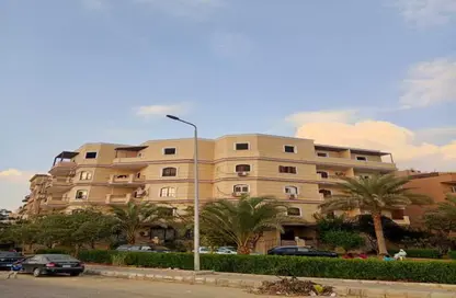 شقة - 3 غرف نوم - 2 حمامات للبيع في المجاورة الاولي - المنطقة التاسعة - مدينة الشروق - القاهرة