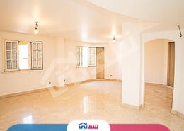 شقة - 7 غرف نوم - 4 حمامات for للبيع in شارع شعراوي - لوران - حي شرق - الاسكندرية