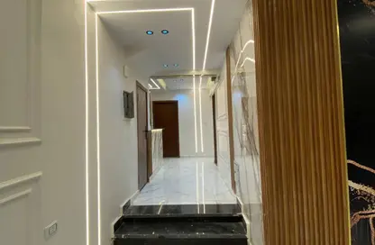 شقة - 4 غرف نوم - 2 حمامات للبيع في الحي الرابع - مدينة 6 أكتوبر - الجيزة