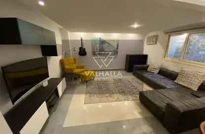 شقة - 2 غرف نوم - 2 حمامات للايجار في شارع محمد مظهر - الزمالك - القاهرة