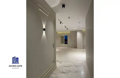 شقة - 4 غرف نوم - 3 حمامات للبيع في الحي الثالث عشر - الشيخ زايد - الجيزة